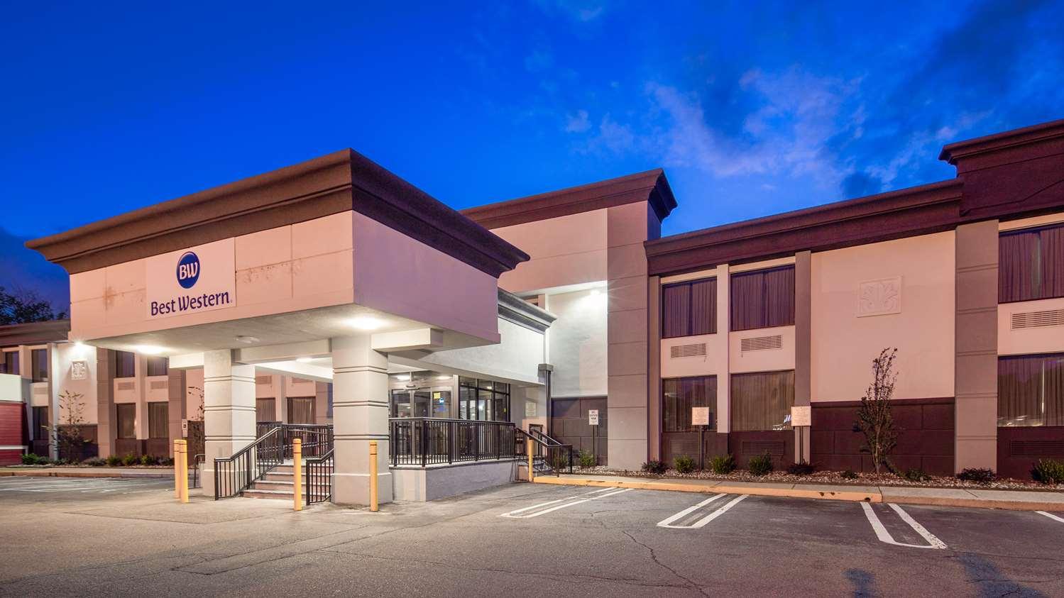 Best Western Paramus Hotel & Suites Bagian luar foto